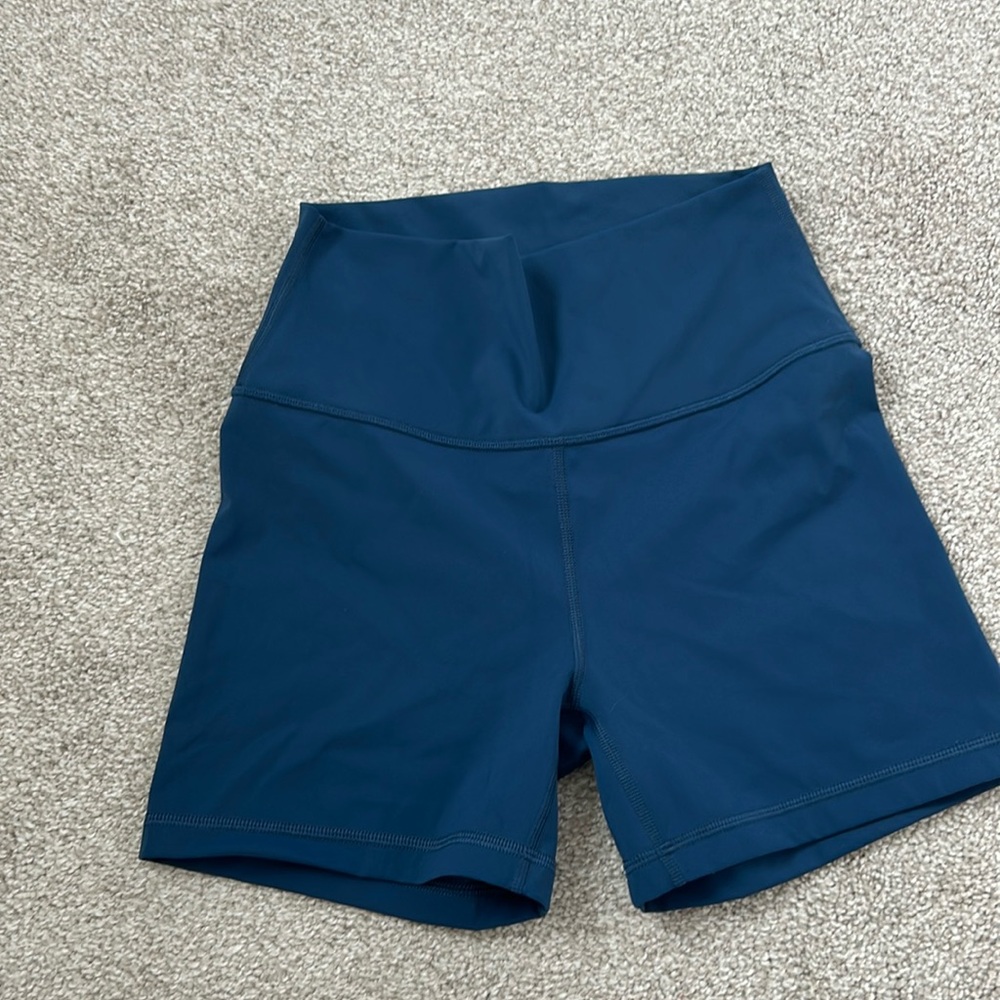 Blue seamless stretchy shorts